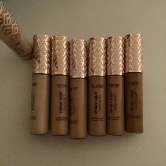 tarte Shape Tape Radiant Concealer (multiple shades available) - Picture 3 of 3